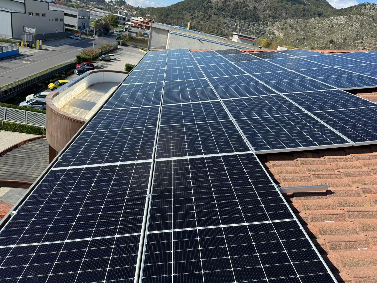 Geomedical: conclusione lavoro installazione pannelli fotovoltaici