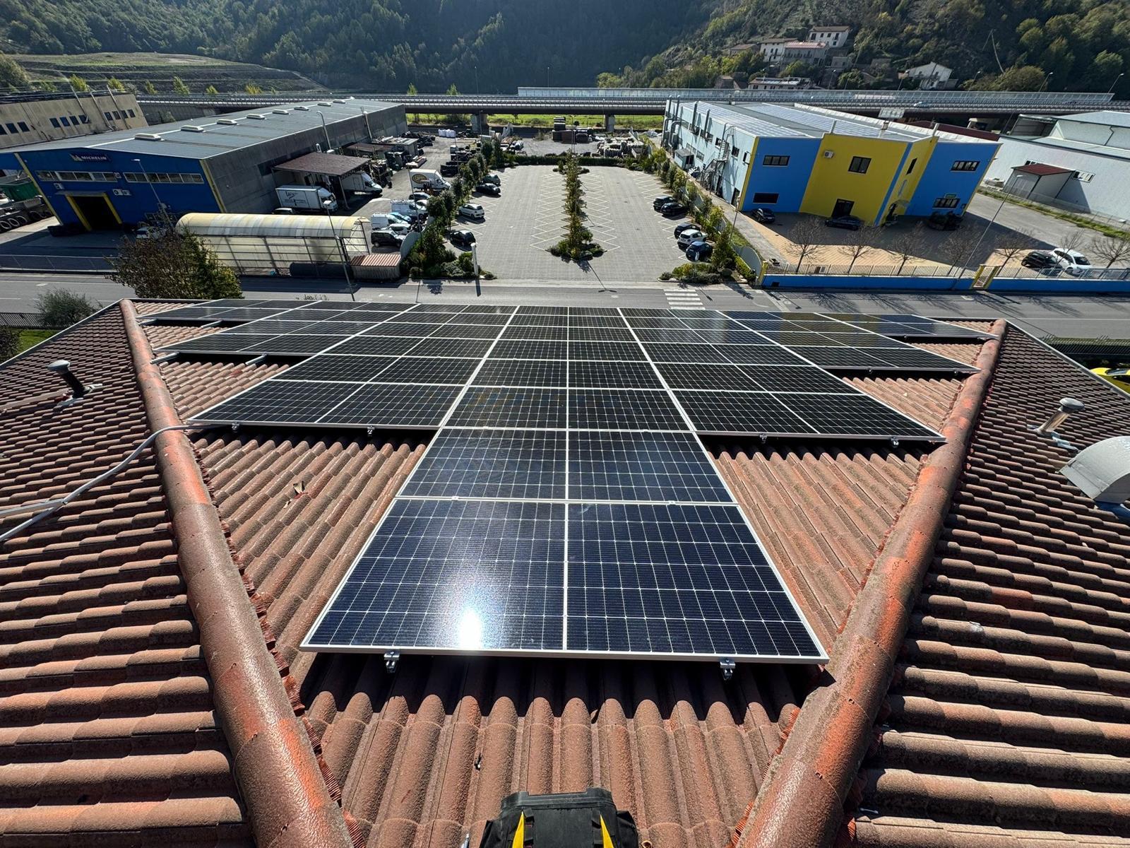Geomedical: conclusione lavoro installazione pannelli fotovoltaici