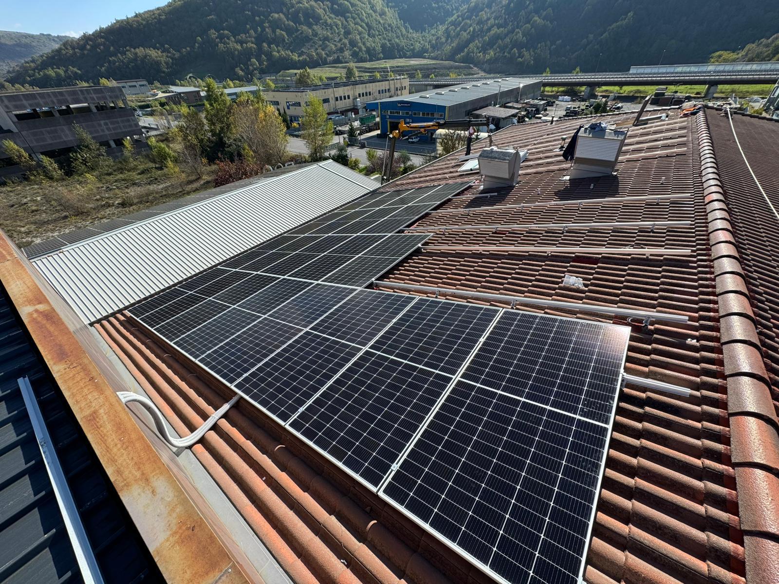 Geomedical: lavori in corso installazione impianto fotovoltaico